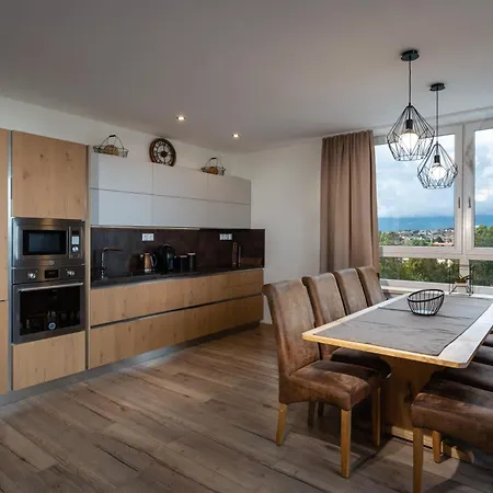 A-partman Sk - Main Square - Private Parking - Mountain View - Floor - 82 M2 Appartement Poprad