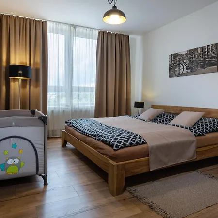 A-partman Sk - Main Square - Private Parking - Mountain View - Floor - 82 M2 *